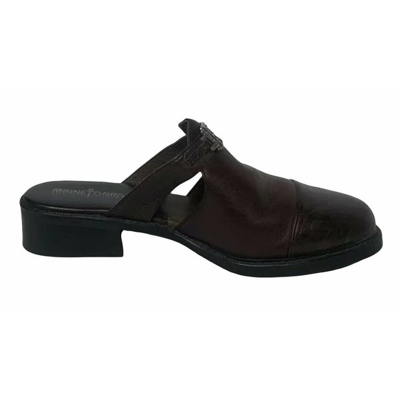 Womens Minnetonka 6052 Brown Leather Horsebit Medallion Cap Toe Mule Clogs Sz 7 - Picture 4 of 11